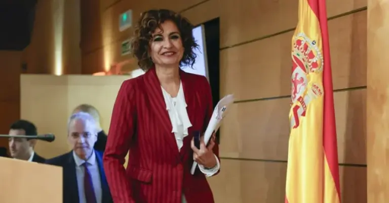 La propuesta de Hacienda para las comunidades autónomas es ceder el 55% del IRPF y el 56,5% del IVA