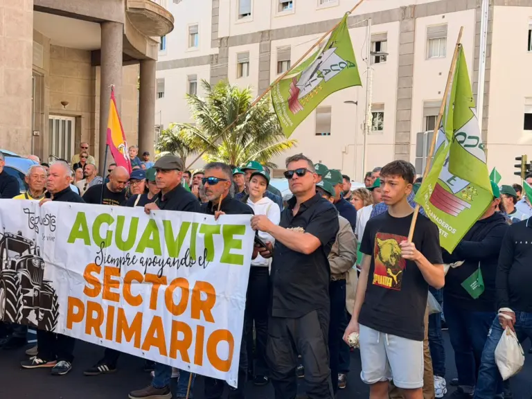 Agricultores de Tenerife, se manifiestan este sábado por la situación actual que vive el sector