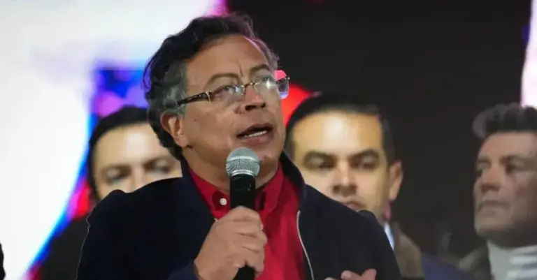 El presidente de Colombia afirma que su futuro político «depende» de Trump