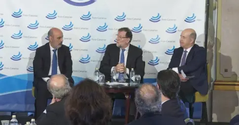 Rajoy asegura que la proliferación de ministerios y normas lastran la economía del país