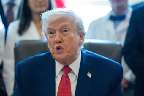 Trump asegura que el petróleo venezolano incautado ya está siendo procesado en EEUU