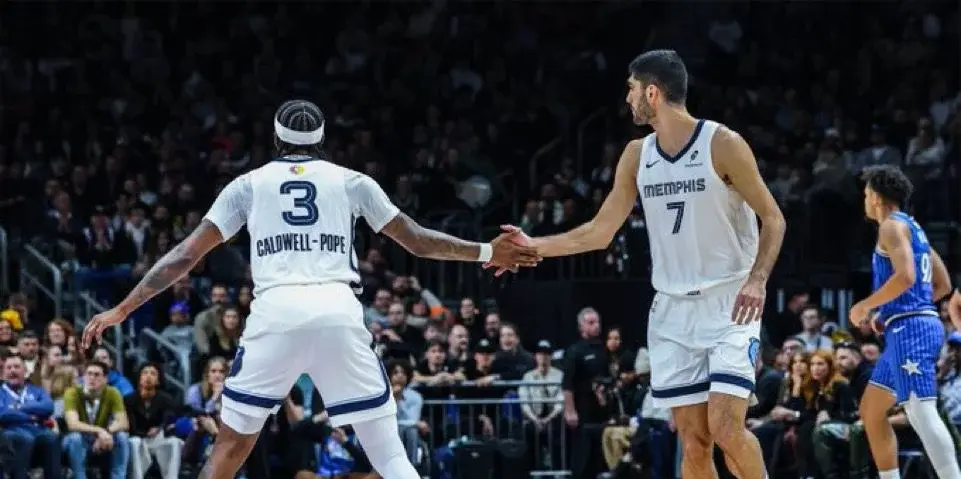 Los Grizzlies de Aldama pierden en el estreno de la NBA en Berlín