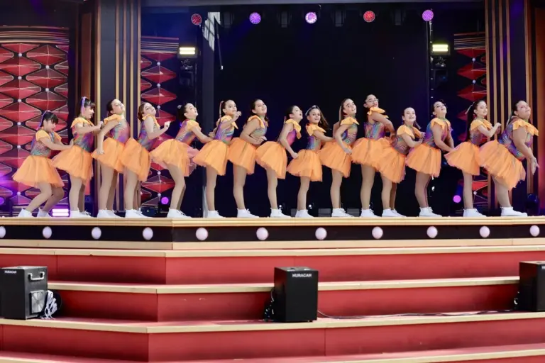 La cantera del carnaval pone ritmo y color en el Festival Coreográfico Infantil de Las Palmas de Gran Canaria