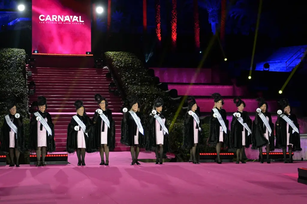 Las candidatas a Gran Dama durante su presentación conocieron el orden en el que desfilarán en su gala de elección que se celebrará el 8 de febrero / Carnaval LPGC
