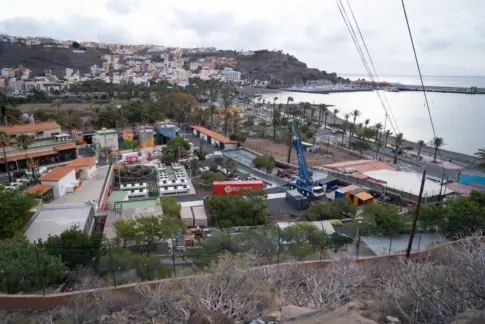 La Gomera recupera poco a poco el suministro eléctrico tras un fallo en la central de El Palmar