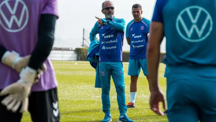 Álvaro Cervera adelanta la llegada de nuevos fichajes al Tenerife