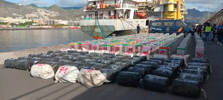 A prisión 6 de los 13 tripulantes del barco apresado con casi diez toneladas de cocaína