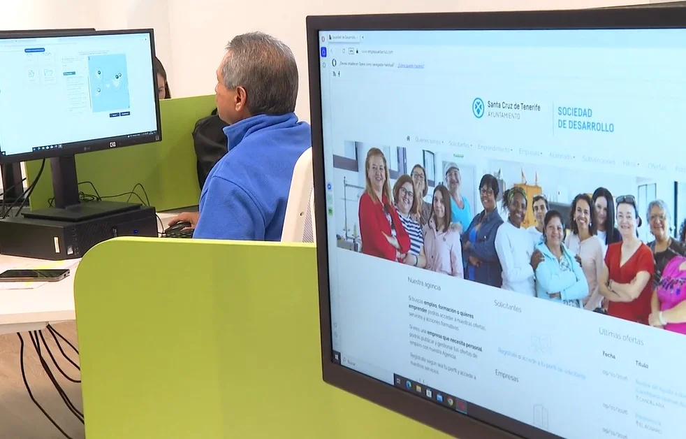 Esta iniciativa busca mejorar la formación digital de los desempleados y facilitarles la búsqueda de trabajo mejorando sus competencias profesionales