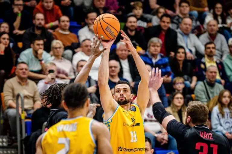 `Todo Goles Radio´ retransmite en directo este miércoles el encuentro aplazado del Dreamland frente al Surne Bilbao