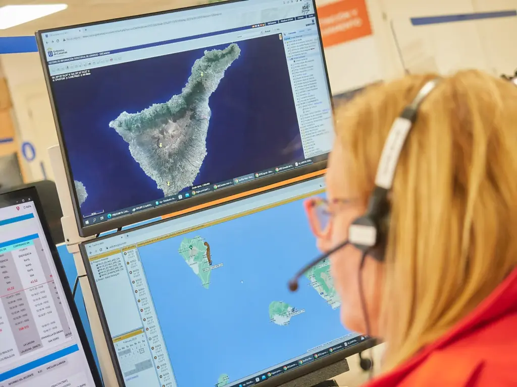 El 112 recibió la llamada de varios testigos avisando de la presencia del cuerpo flotando / 112 Canarias 