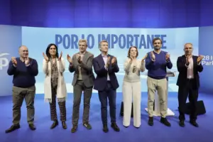 El líder de la oposición anuncia que propondrá una reforma del suplicatorio en la reunión Interparlamentaria del PP en A Coruña