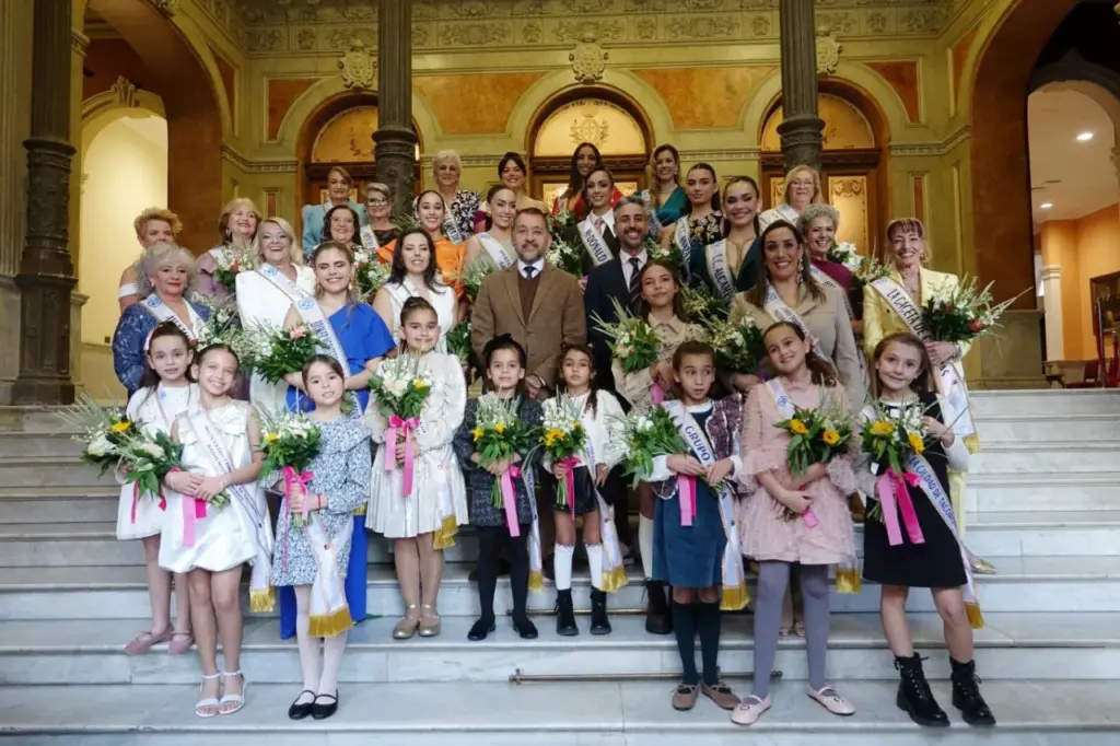 Candidatas a Reina del carnaval de Santa Cruz de Tenerife 2026 en las categorías adulta, infantiles y de mayores en el primer acto en el Ayuntamiento de Santa Cruz de Tenerife