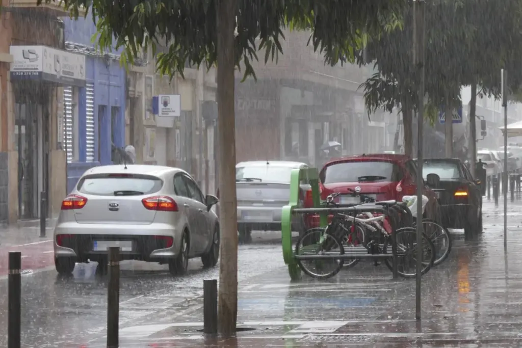 AEMET activa la prealerta por lluvias para este martes en Lanzarote y Fuerteventura
