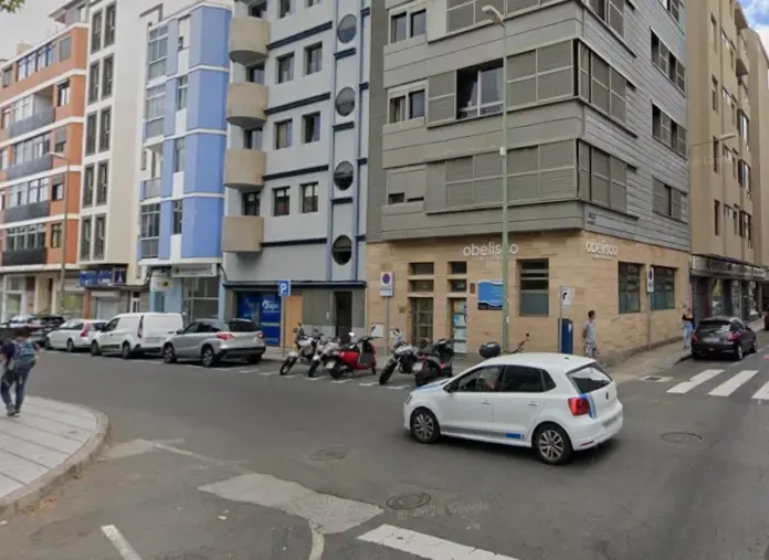 Canalejas desde la Plaza de la Concordia, donde ocurrió el accidente en el que ha resultado grave un motorista