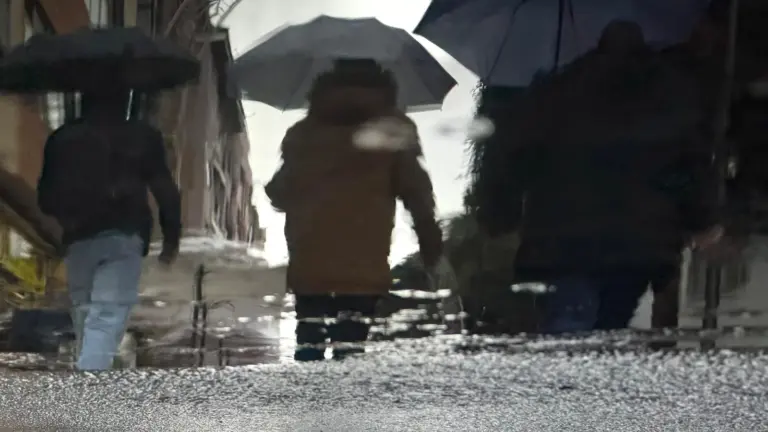 Fin de semana de frío, viento y olas en Canarias