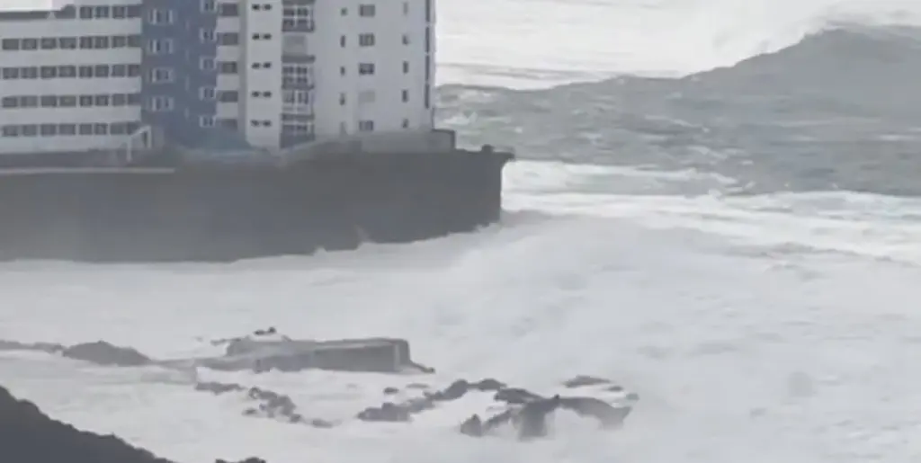 Mesa del Mar, Tacoronte, donde en las últimas horas el oleaje ha sido muy intenso 