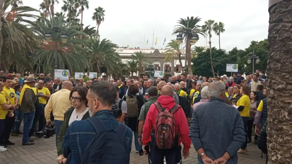 Concentración de protesta delante de la Delegación del Gobierno en Las Palmas de Gran Canaria. Imagen Miguel Vega / RTVC