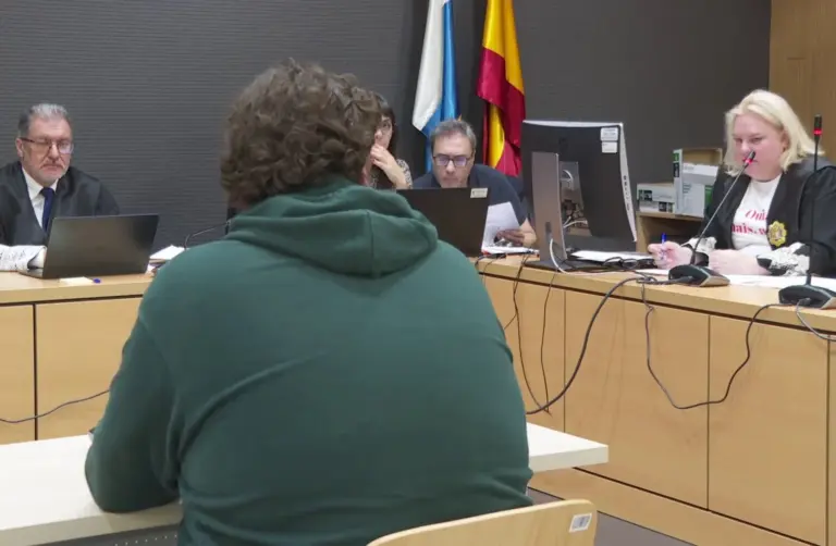 La Fiscalía solicita una pena de 12 años de prisión para un hombre por violar a su pareja menor