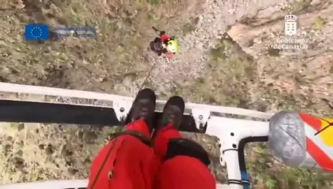 Una joven de 23 años, en estado crítico tras caer por un sendero en Tenerife
