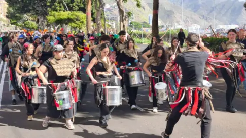 Santa Cruz consolida la Sardina de la Inclusión como símbolo de un Carnaval sin barreras