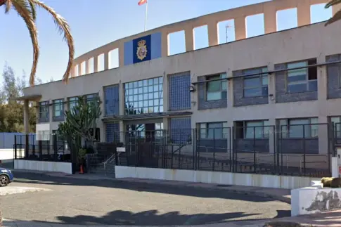 Detenido un joven que vendía droga al lado de la comisaría de Telde