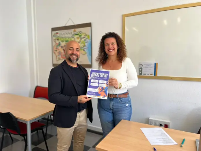 El proyecto establece un itinerario individual de inserción que incluye diagnóstico inicial, orientación profesional, formación online adaptada al perfil del participante