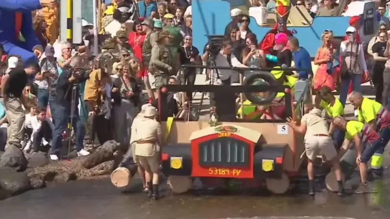 Puerto del Rosario vuelve a llenarse de ingenio, color y tradición con la Regata de Achipencos 