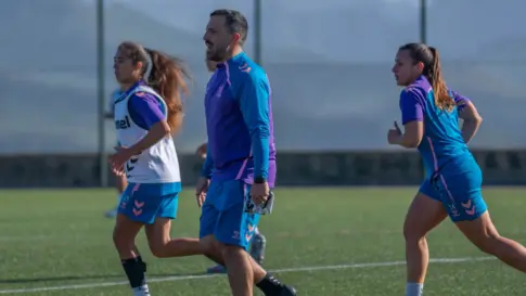 Adrián Albéniz: “Estamos cerca de conseguir el objetivo y queremos mantener la línea que hemos llevado toda la temporada”