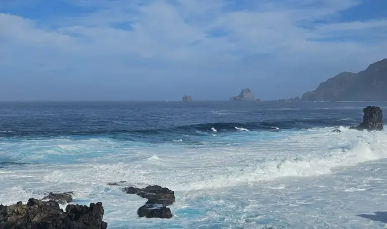 Alerta por fenómenos costeros en Canarias a partir de este miércoles
