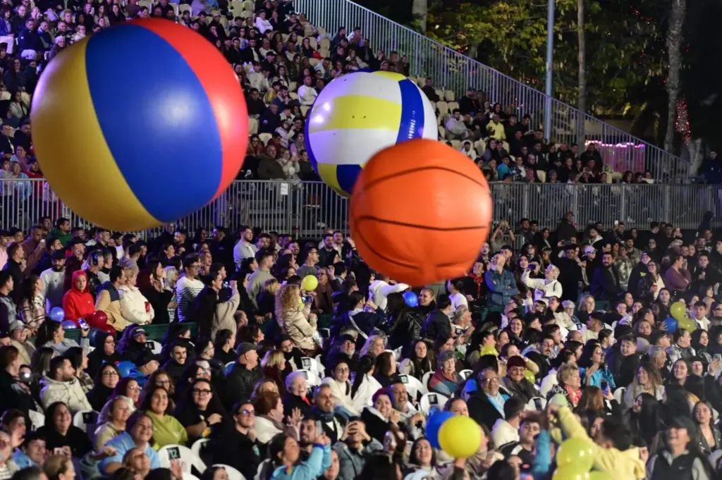 El público abarrotó el Parque Santa Catalina durante las cuatro fases de selección del Concurso de Murgas Adultas de Las Palmas de Gran Canaria | @lpacarnaval