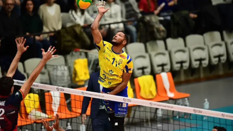 2-3| El Guaguas gana en Praga y accede a los octavos de final de Champions