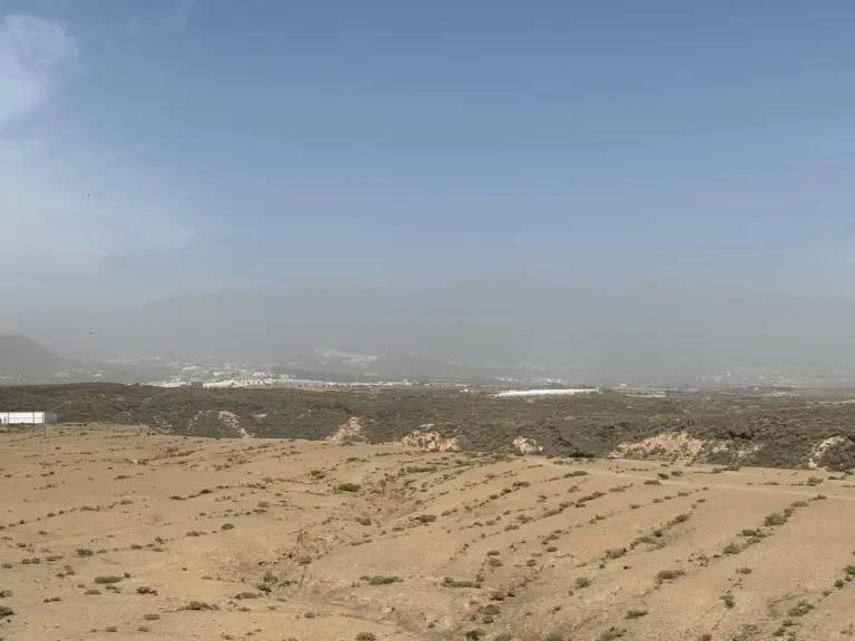 Canarias se despide poco a poco de la «visitante habitual» del Carnaval, la calima