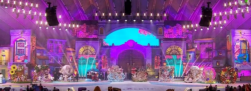 Candidatas Reina Infantil Tenerife en escenario