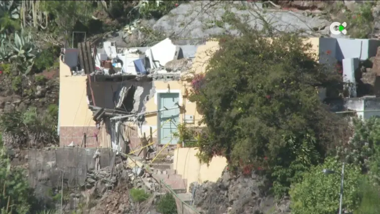 Un desprendimiento en Santa Brígida provoca daños en varias casas