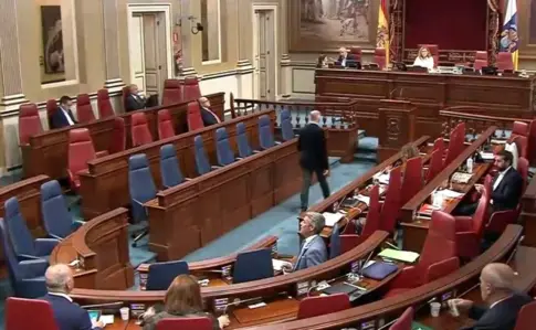 En Directo | Arranca el pleno del Parlamento de Canarias en sesión de tarde