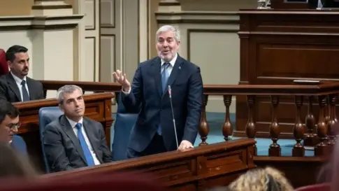 DIRECTO | Parlamento: Clavijo ve «preocupante» que el Gobierno quiera «ignorar» el REF