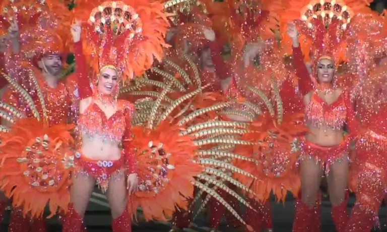 Baile, música y color en el Certamen Ritmo y Armonía del carnaval de Santa Cruz de Tenerife
