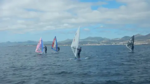 Ricardo Jiménez y María Elena Boyé triunfan en la Copa de España Windsurfer 2026