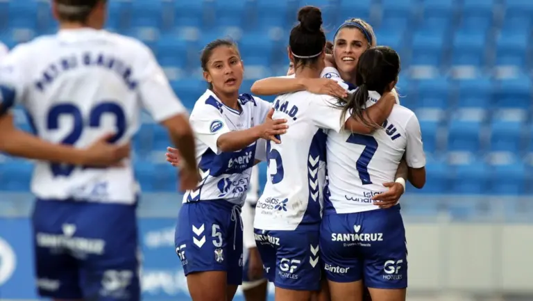 1-0 | El Costa Adeje Tenerife vence en casa al Alhama CF y cierra una semana inmejorable
