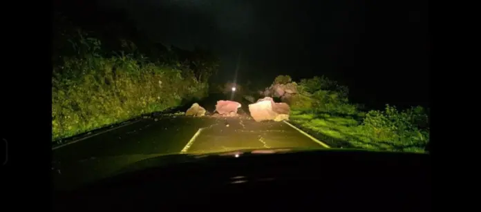 Desprendimiento en la carretera de la cumbre en El Hierro