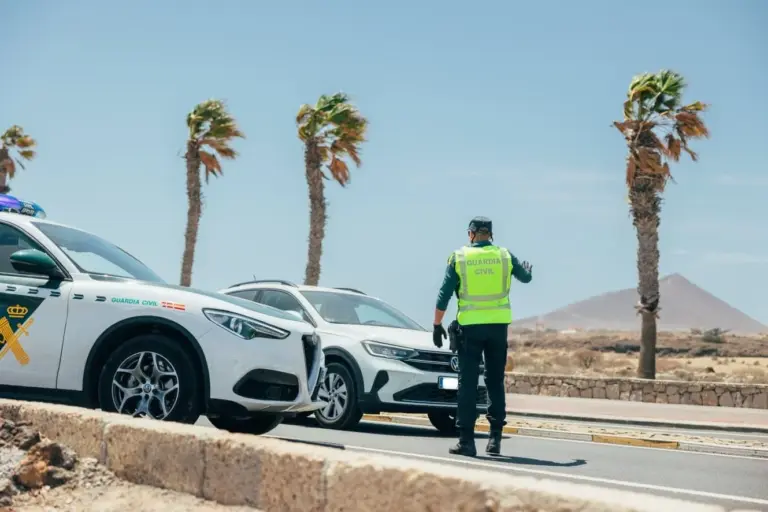 Detenidos los tres acusados de un robo contra un grupo de turistas en un mirador de Santiago del Teide