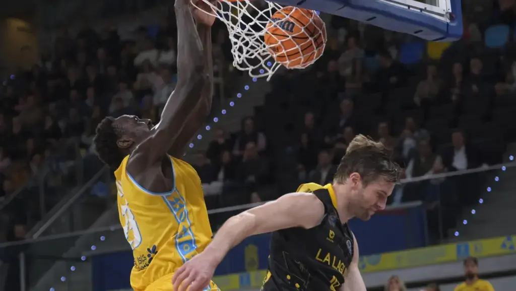 El Dreamland Gran Canaria revive ante La Laguna Tenerife y se anota el primer derbi canario en Europa