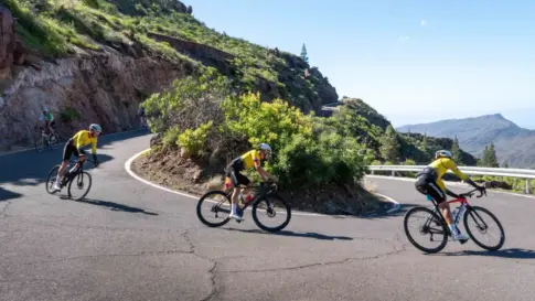 Mikel Demiri y Michela Santini marcan el pulso en la primera etapa de la EPIC Gran Canaria