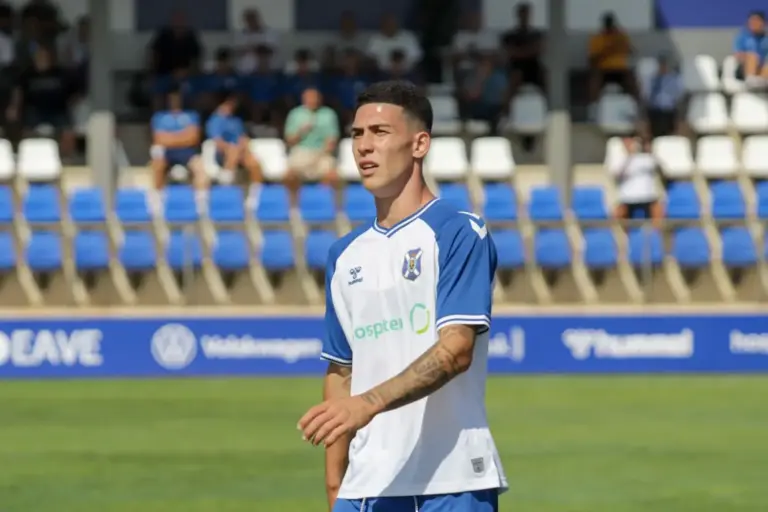 El futbolista tinerfeño Ethyan González vive momentos de tensión en Qatar, tras el conflicto en Oriente Medio