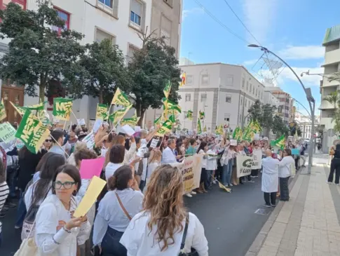 Los médicos canarios ven «abusivos» los servicios mínimos y vuelven a la huelga para exigir un Estatuto Marco propio
