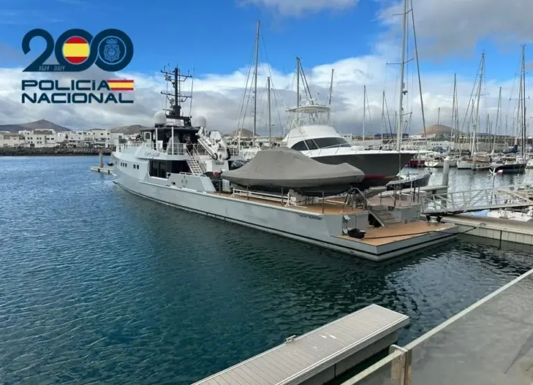 Un antiguo tripulante roba en un yate de lujo en Arrecife 75.000 euros en material