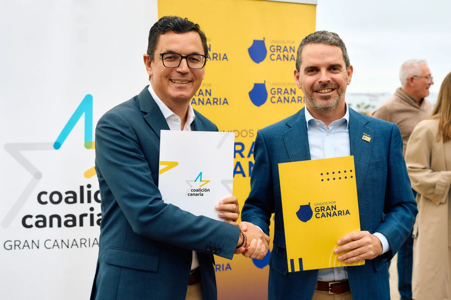 CC y UxGC rubrican un acuerdo de confluencia nacionalista en Gran Canaria