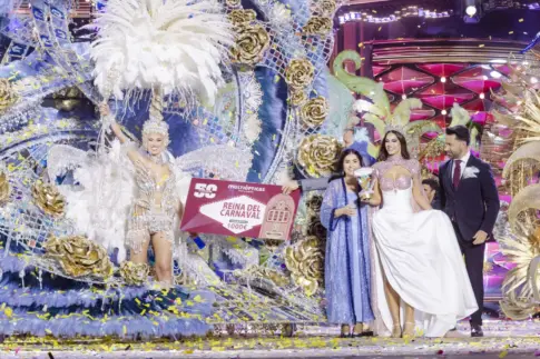 Carla Benítez González se corona Reina del Carnaval de Las Palmas de Gran Canaria 2026 con la fantasía “Historia”