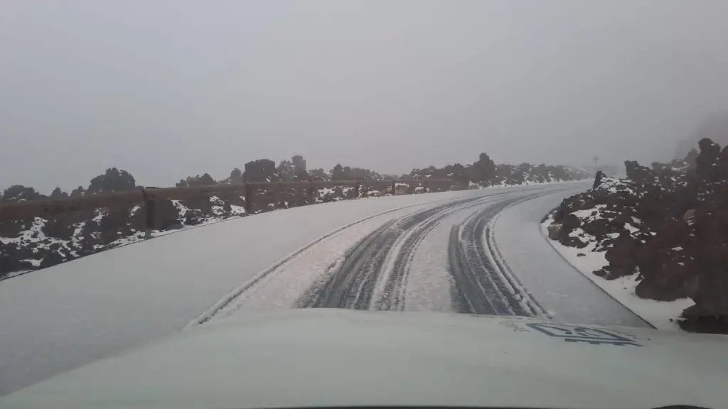 Hielo y nieve en los accesos al Teide. Imagen Cabildo de Tenerife