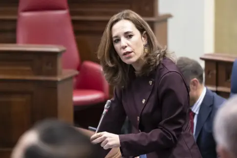 En Directo | Parlamento: De León denuncia el retraso «sistemático» del Estado de los fondos para el empleo